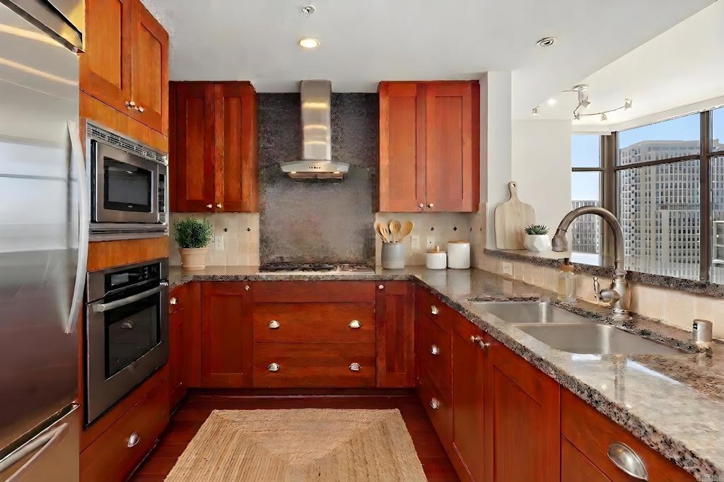 700 E Street - photo 2