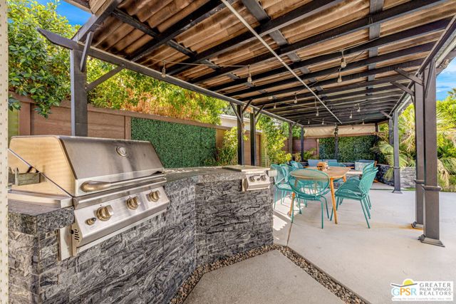 547 N Sunrise Way, Palm Springs CA: https://media.crmls.org/mediaz/bae8b4ea-3e2b-41d3-9e86-d14874c8bc54.jpg