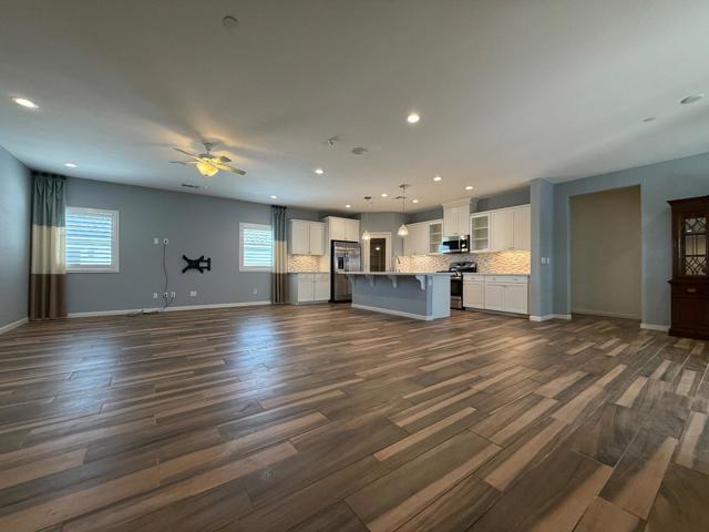830 Auction Street, Los Banos CA: https://media.crmls.org/mediaz/bae90bf6-f3d8-49ae-bc5d-0e484847cc05.jpg