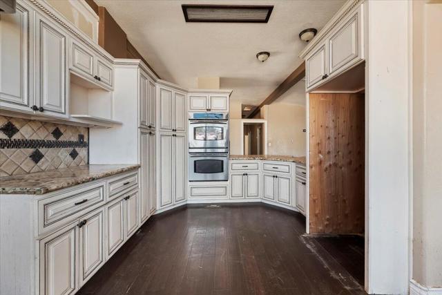 23-Kitchen