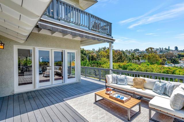 1211 W Muirlands Dr, La Jolla CA: https://media.crmls.org/mediaz/bae9e4f5-e29c-457a-b3ea-5380c773eb77.jpg