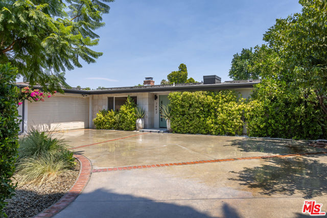 7442 Capps Avenue, Los Angeles CA: https://media.crmls.org/mediaz/baea0ac5-44a1-40b1-abd2-7c0755fe19c6.jpg