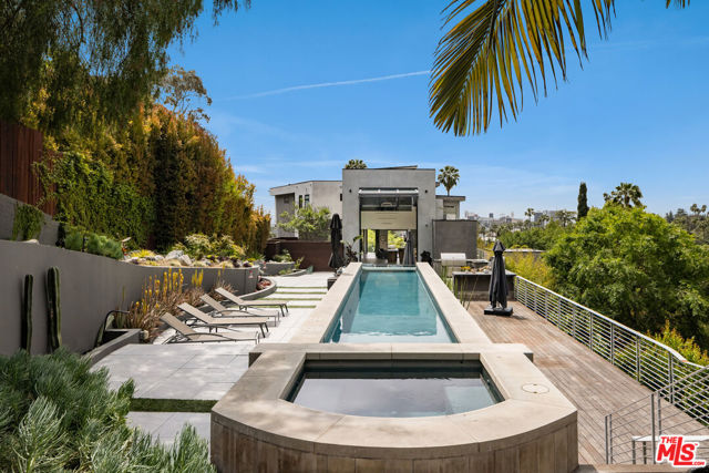 5751 Valley Oak Drive, Los Angeles CA: https://media.crmls.org/mediaz/baec09ac-fbe0-47a0-942d-c0ee5e1fc13b.jpg