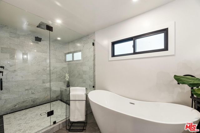 1225 S Cloverdale Avenue, Los Angeles CA: https://media.crmls.org/mediaz/baec3b15-8b41-40b3-8934-a32f6ec039b5.jpg