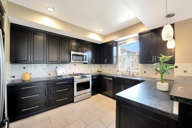 347 Bella Ridge Terrace, San Jose CA: https://media.crmls.org/mediaz/baed0f6e-3266-435b-ab8c-07a50e8d49ec.jpg