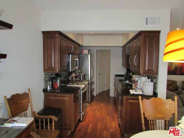 10645 Wilshire Boulevard, Los Angeles CA: https://media.crmls.org/mediaz/baed5dc4-9f1e-41f6-ac26-be332bb234d0.jpg