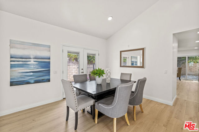 13 Pepper Court, Inglewood CA: https://media.crmls.org/mediaz/baed66a2-ad90-49e5-9e36-ed95919ef2fb.jpg