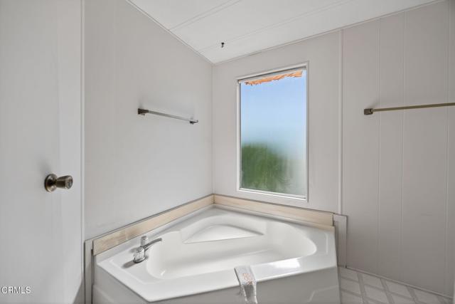 Detail Gallery Image 27 of 42 For 125 Frost Cir #125,  Ventura,  CA 93003 - 2 Beds | 2 Baths