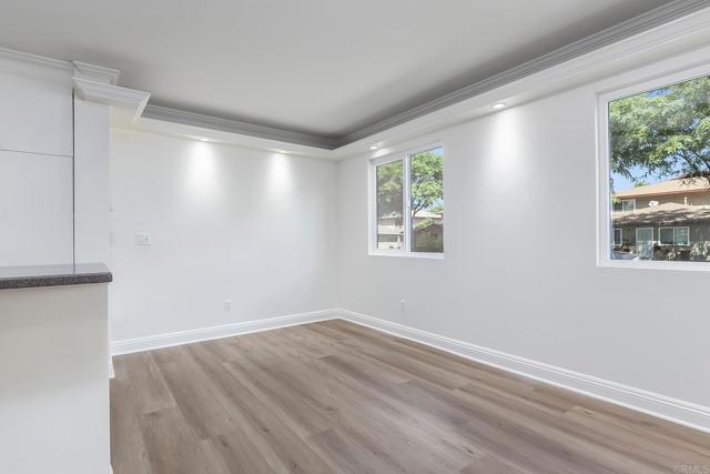 8842 Mission Vega Ct, Santee CA: https://media.crmls.org/mediaz/baeed99b-71a4-4395-825e-0701c0acbe8d.jpg