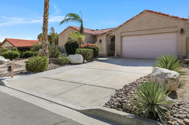 9391 Brookline Avenue, Desert Hot Springs CA: https://media.crmls.org/mediaz/baef6806-5adb-4249-918b-7dc0f79ca9a4.jpg