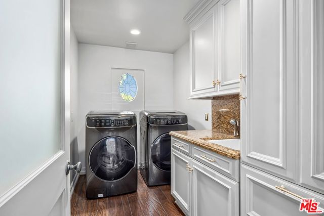 16754 Ashley Oaks, Encino CA: https://media.crmls.org/mediaz/baf09483-2f97-4c75-b2c8-8cd6bd63cc84.jpg