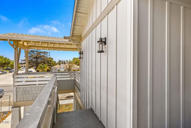 Detail Gallery Image 3 of 32 For 307 North F St #202,  Oxnard,  CA 93030 - 3 Beds | 2 Baths