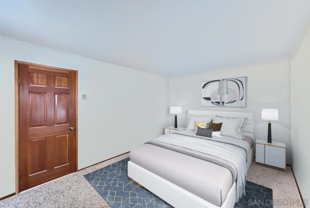 8870 Villa La Jolla Dr, La Jolla CA: https://media.crmls.org/mediaz/baf10bea-e684-4fa5-81fe-970fa9f2b748.jpg