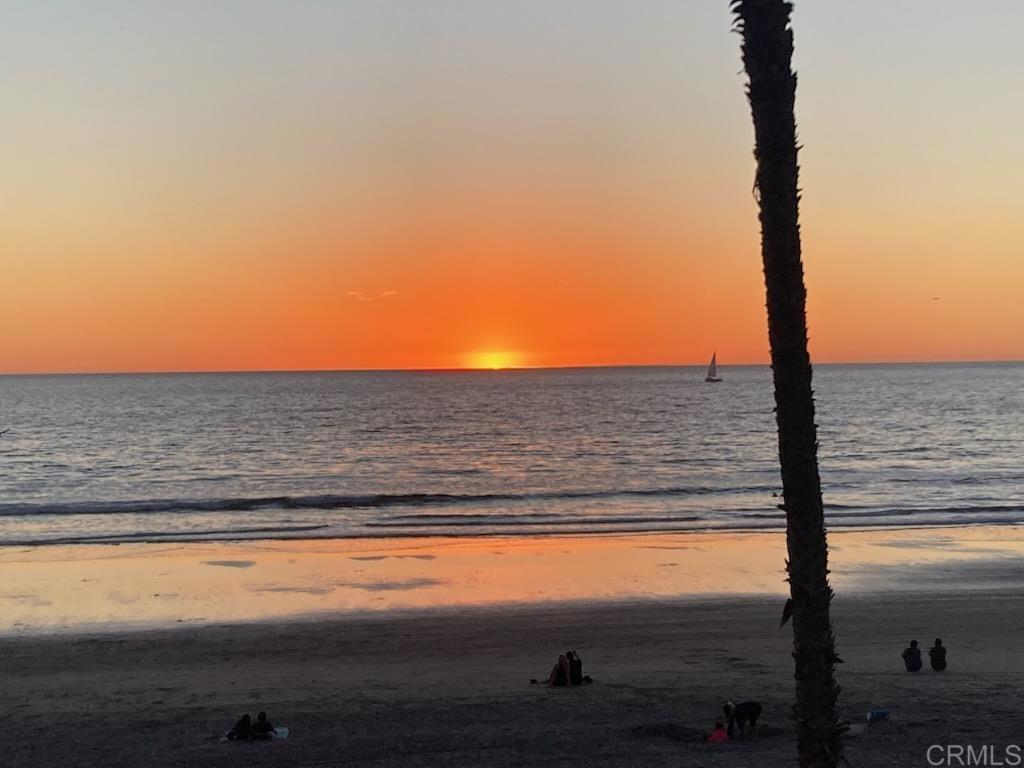 https://media.crmls.org/mediaz/baf13131-80ef-4991-8a81-1060b0c5b8a4.jpg?preset=X-Large