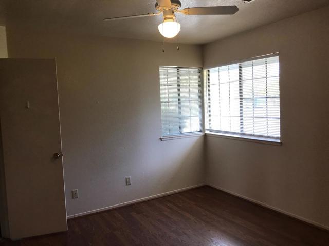 1274 Devonwood Drive, Merced CA: https://media.crmls.org/mediaz/baf1ae26-0601-4c26-afa7-14b58edc650a.jpg