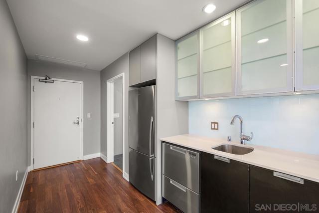 575 6th Avenue, San Diego CA: https://media.crmls.org/mediaz/baf1bce4-3dde-45ff-a452-9c243283619b.jpg