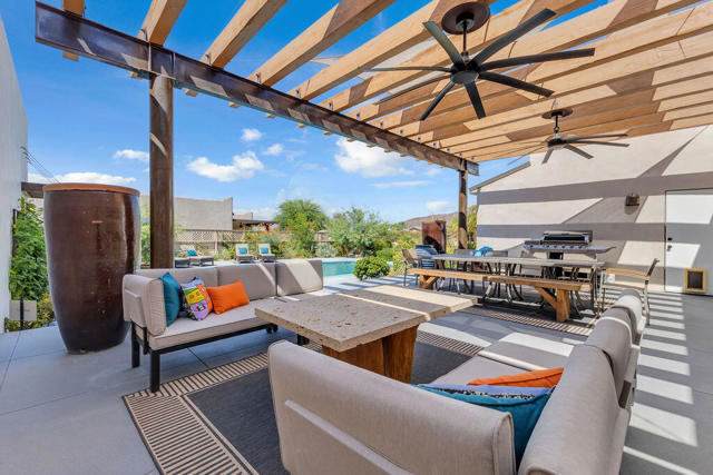 53945 Eisenhower Drive, La Quinta CA: https://media.crmls.org/mediaz/baf2644c-5fe7-40da-8d0b-fb6ae34e2fdd.jpg