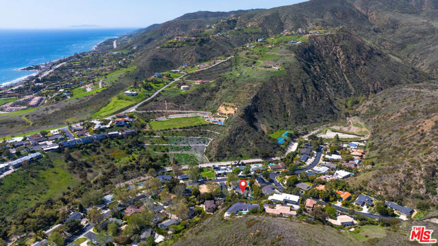 30603 El Sueno Drive, Malibu CA: https://media.crmls.org/mediaz/baf28891-5e0a-41cf-bb37-4d35c9f11508.jpg