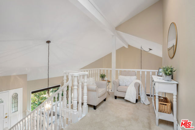 3086 Indian Mesa Drive, Thousand Oaks CA: https://media.crmls.org/mediaz/baf2eb0a-df8e-4e4b-976a-b6ab47d6b6b6.jpg