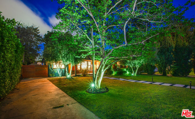 5518 Carpenter Avenue photo 1