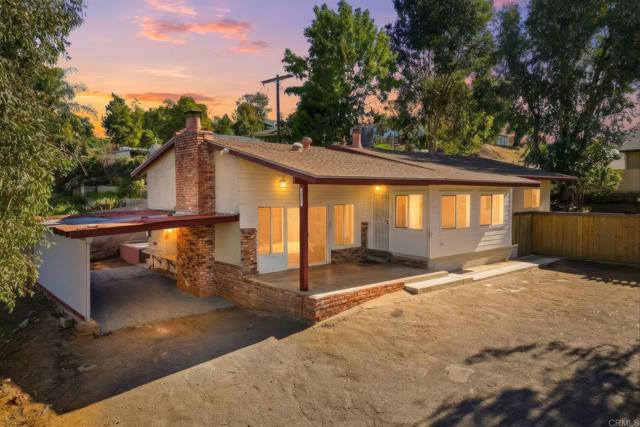 Detail Gallery Image 3 of 28 For 12307 Lemon Crest Dr, Lakeside,  CA 92040 - 3 Beds | 2 Baths