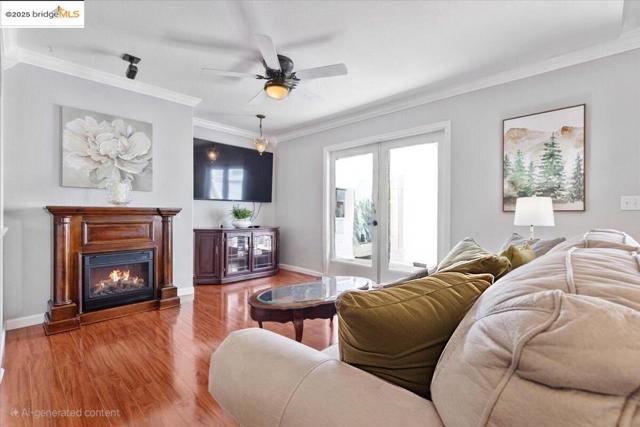 2362 Somerset Ave, Castro Valley CA: https://media.crmls.org/mediaz/baf491b8-9492-40f2-9705-45aaed00a8ea.jpg