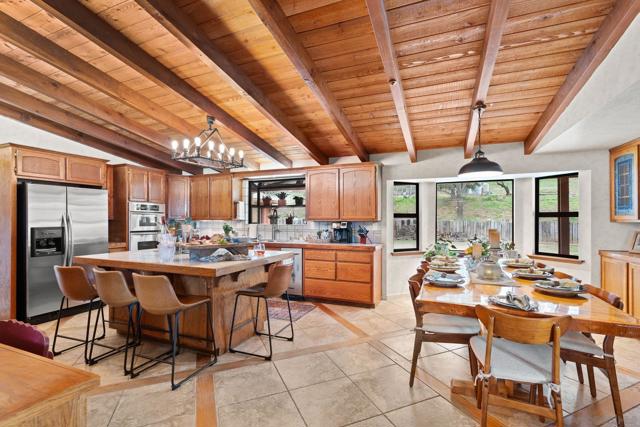 25394 Mesa Grande Rd, Santa Ysabel CA: https://media.crmls.org/mediaz/baf4f86b-b022-4395-8f16-8cc718e933fc.jpg