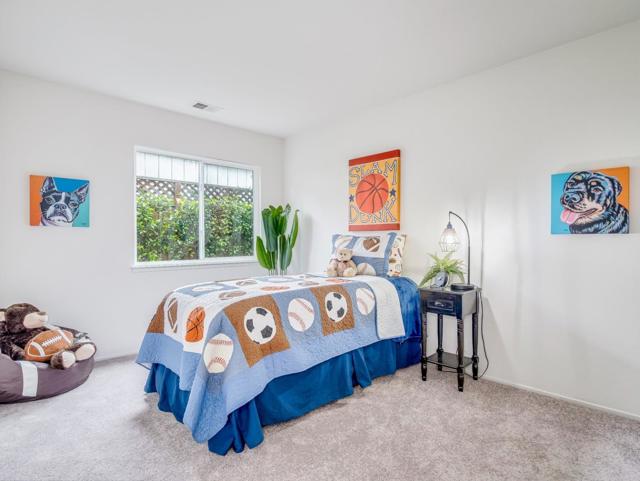 1725 Silver Glen Court, San Jose CA: https://media.crmls.org/mediaz/baf5214b-5719-4afa-bca1-04d84a34b30d.jpg