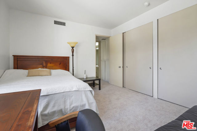 2102 Century Park Lane, Los Angeles CA: https://media.crmls.org/mediaz/baf5783a-4d2a-4910-bfa3-eacfbfe3699c.jpg