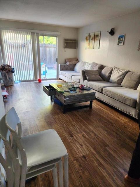 42 Tahoe Court, Walnut Creek CA: https://media.crmls.org/mediaz/baf5871e-d8a5-4260-ad92-5b64c515e88f.jpg