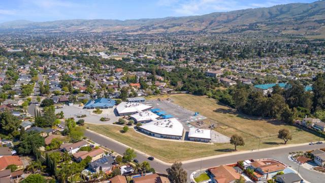 2624 Yerba Vista Court, San Jose CA: https://media.crmls.org/mediaz/baf5d036-1e76-46c6-a96a-27edf0b0f0e2.jpg