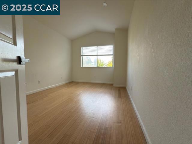 528 Dohrmann Ln, Pinole CA: https://media.crmls.org/mediaz/baf5d28e-b347-4962-bf98-a8daf395db72.jpg