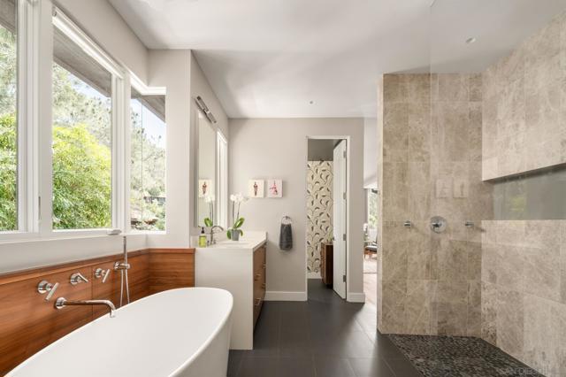 404 Pine Needles, Del Mar CA: https://media.crmls.org/mediaz/baf5f0bb-919f-4214-a87b-834ab9f135a3.jpg