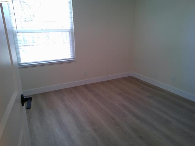 139 Heather Ave, Hercules CA: https://media.crmls.org/mediaz/baf6417a-93dc-407a-912d-255a1a82a14d.jpg