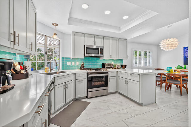77707 Calle Las Brisas S, Palm Desert CA: https://media.crmls.org/mediaz/baf6b00f-9db4-4d27-9518-2b6b3121cc91.jpg