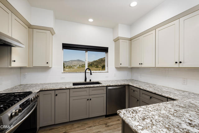 Detail Gallery Image 9 of 35 For 357 Los Cabos Ln, Ventura,  CA 93001 - 3 Beds | 2 Baths