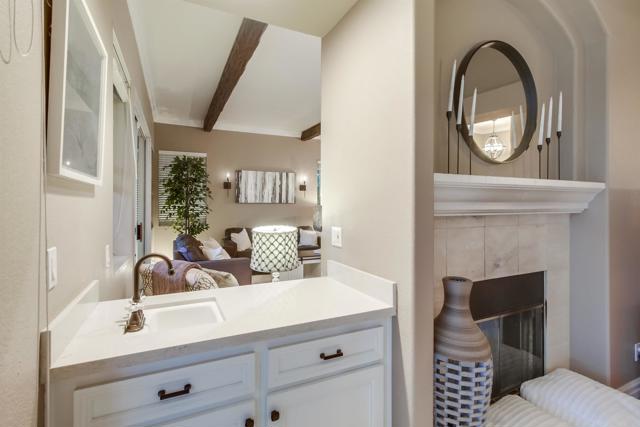 375 Camino Bailen, Escondido CA: https://media.crmls.org/mediaz/baf7ae53-f966-446d-b36d-252c971e286c.jpg