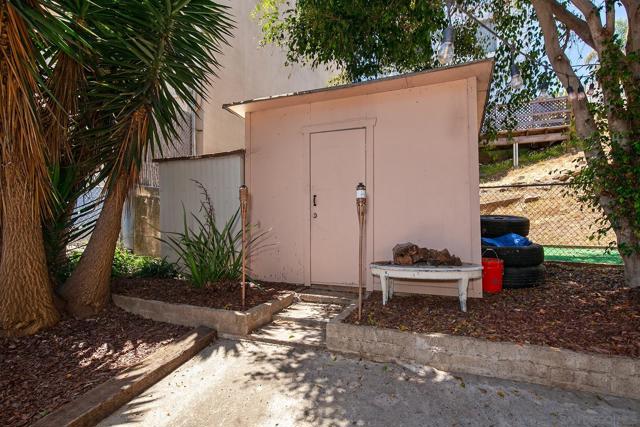 4225 4227 Whittier St, San Diego CA: https://media.crmls.org/mediaz/baf84def-ae08-4631-b2dc-d93687fc8d66.jpg