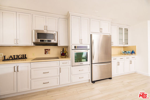 10751 Wilshire Boulevard, Los Angeles CA: https://media.crmls.org/mediaz/baf8be07-89f5-408f-a9f6-76e12343404c.jpg