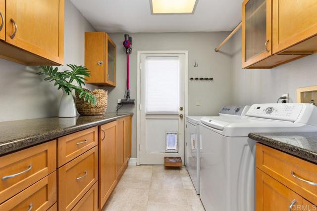 Detail Gallery Image 18 of 44 For 13822 Camino Del Suelo, San Diego,  CA 92129 - 4 Beds | 3 Baths