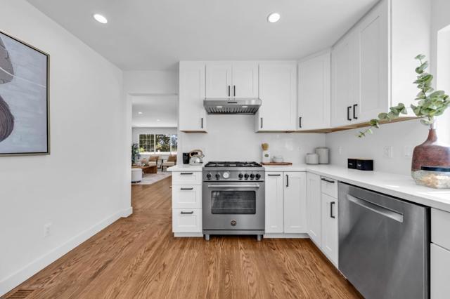 23951 Spalding Avenue, Los Altos CA: https://media.crmls.org/mediaz/baf90ce8-9d6e-452b-bbd2-d7378a66c788.jpg