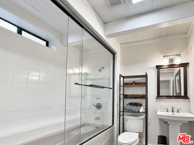 22012 Topanga School Road, Topanga CA: https://media.crmls.org/mediaz/baf94c92-5a5e-49a3-ae20-f395a98155a0.jpg