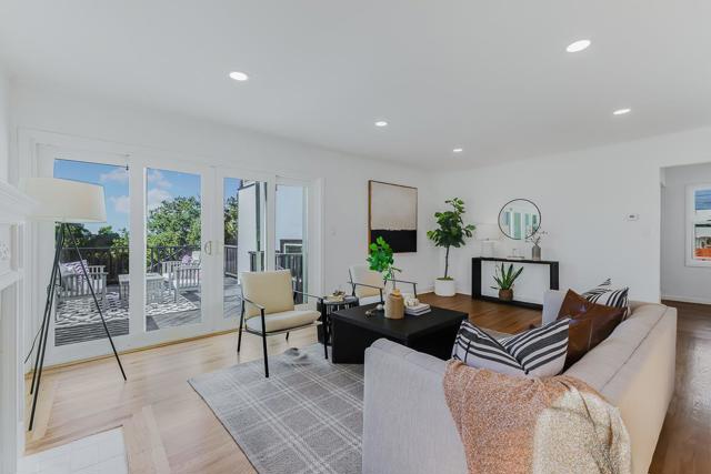 4715 Davenport Avenue, Oakland CA: https://media.crmls.org/mediaz/baf954b5-275e-4595-a537-5c334c68dc32.jpg