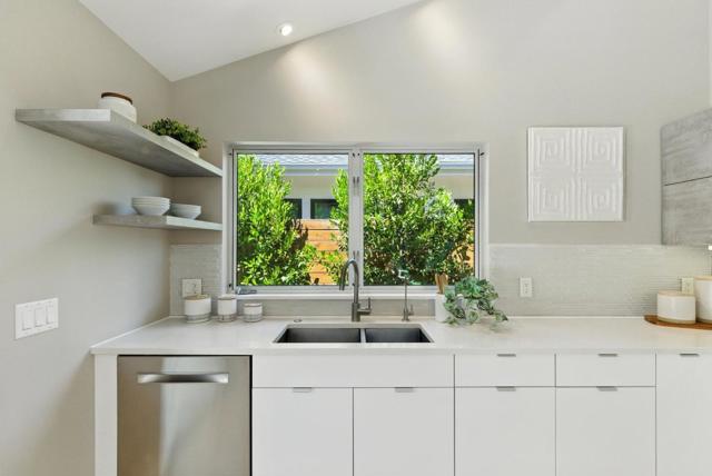 646 Georgia Avenue, Palo Alto CA: https://media.crmls.org/mediaz/baf957c8-3f48-41d6-9737-cafccb4bf5d3.jpg