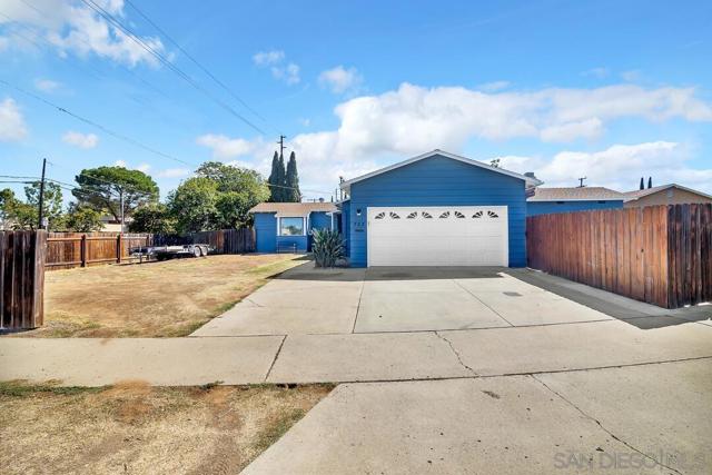 703 Taft Ave, El Cajon CA: https://media.crmls.org/mediaz/baf9a1cb-a5ab-40f7-a81c-dabf2ea31eab.jpg