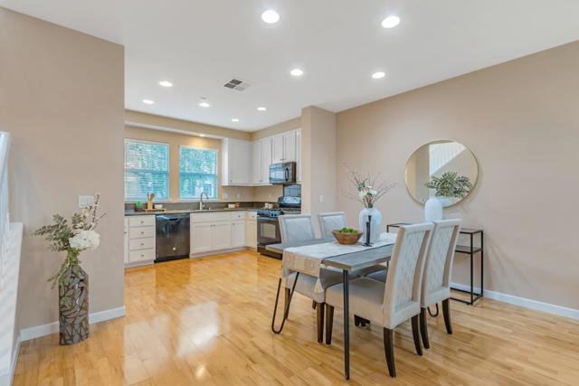 1127 Lund Terrace, Sunnyvale CA: https://media.crmls.org/mediaz/bafa00ad-5283-4b2d-91fd-c641495429a5.jpg