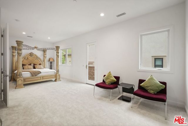 20244 W Albion Way, Porter Ranch CA: https://media.crmls.org/mediaz/bafa5305-b058-4cdf-9516-2477c03b5ac2.jpg