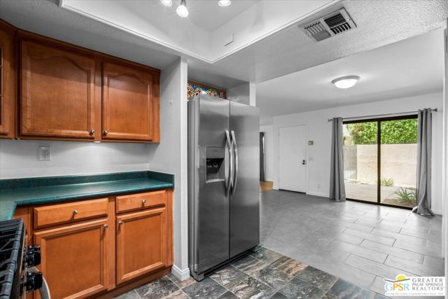 200 E Racquet Club Road, Palm Springs CA: https://media.crmls.org/mediaz/bafaab09-fca0-454e-8817-ddd868813993.jpg
