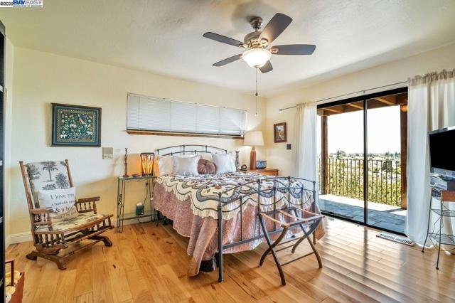 31865 Chicoine Ave, Hayward CA: https://media.crmls.org/mediaz/bafb1ce4-3fc5-4829-a4d6-fbcde36fdaf7.jpg