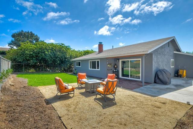 2760 Thunder Drive, Oceanside CA: https://media.crmls.org/mediaz/bafbc41e-833d-49c3-9e9a-2c53a3f10788.jpg